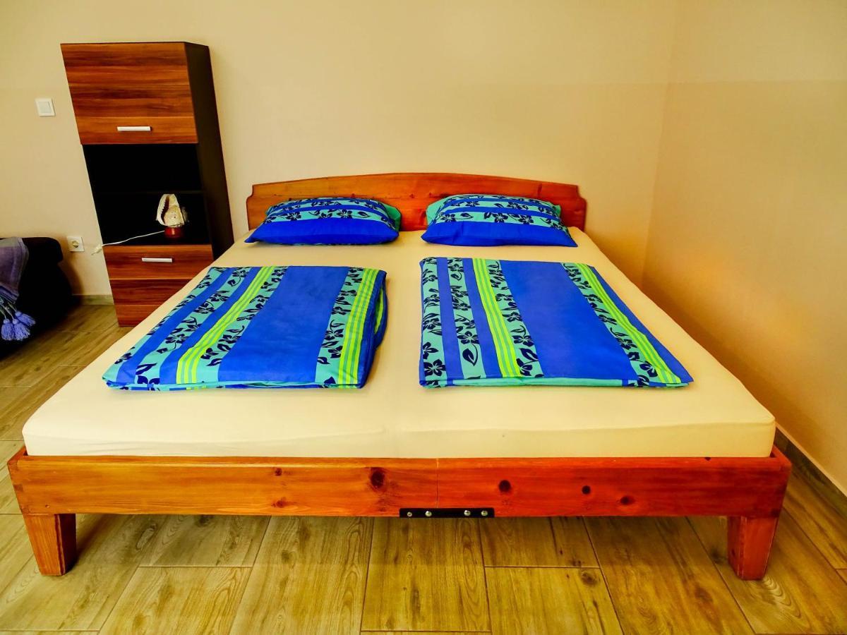 Eddy Apartman エゲル エクステリア 写真
